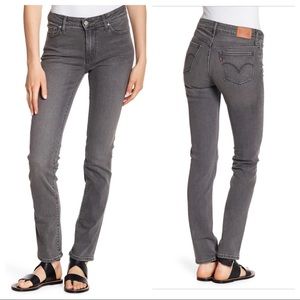 Levi’s 711 The Skinny Jean in Gray sz 24